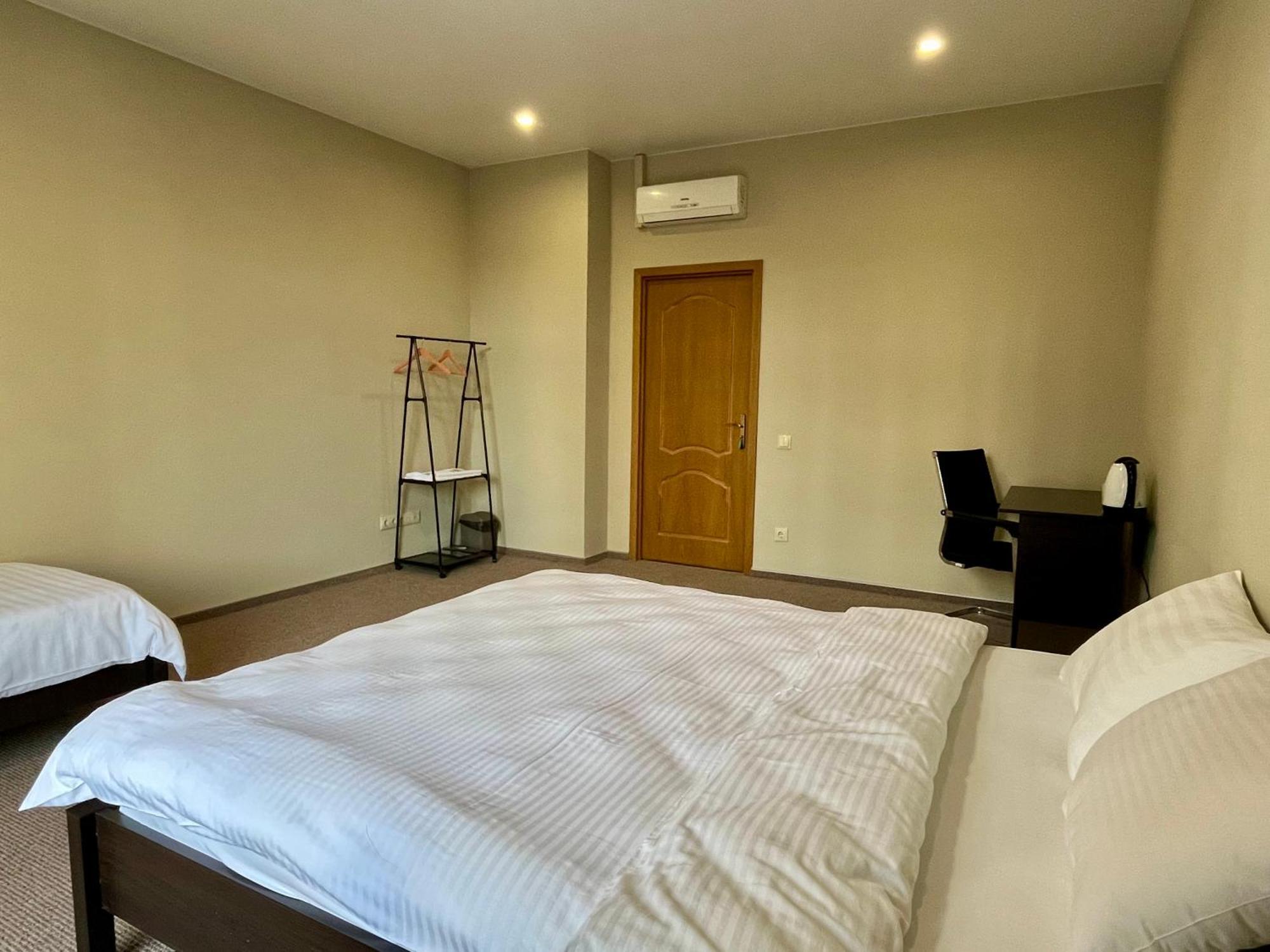 4Room Hostel Київ Екстер'єр фото