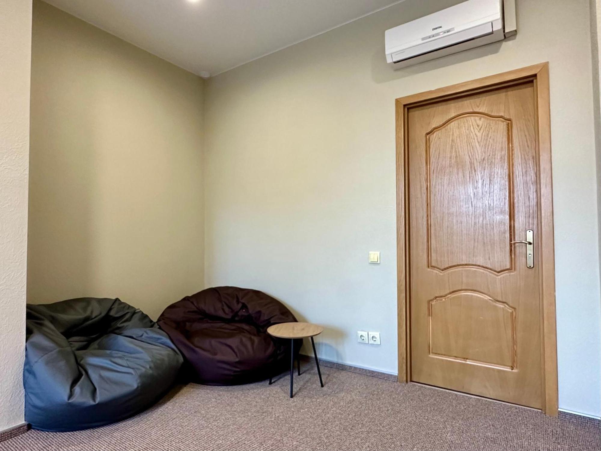 4Room Hostel Київ Екстер'єр фото